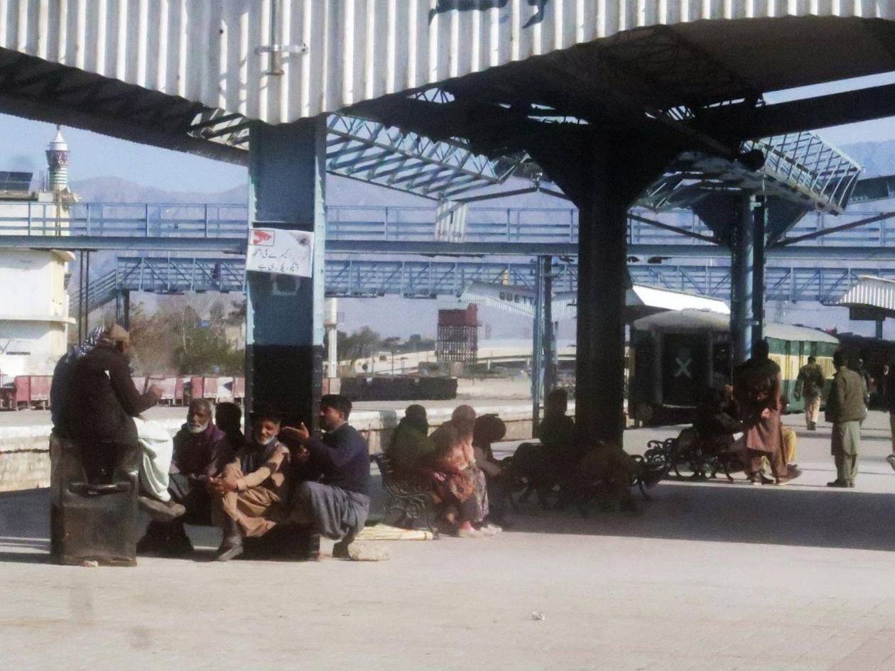 Pakistán confirma haber liberado a 400 rehenes de un tren secuestrado