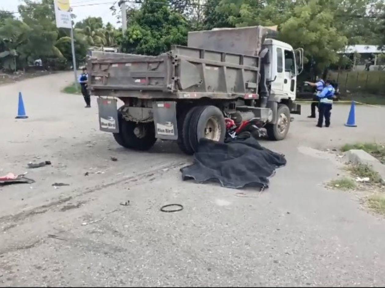 Dos niños deja pareja que murió tras impactar contra volqueta en Pimienta, Cortés