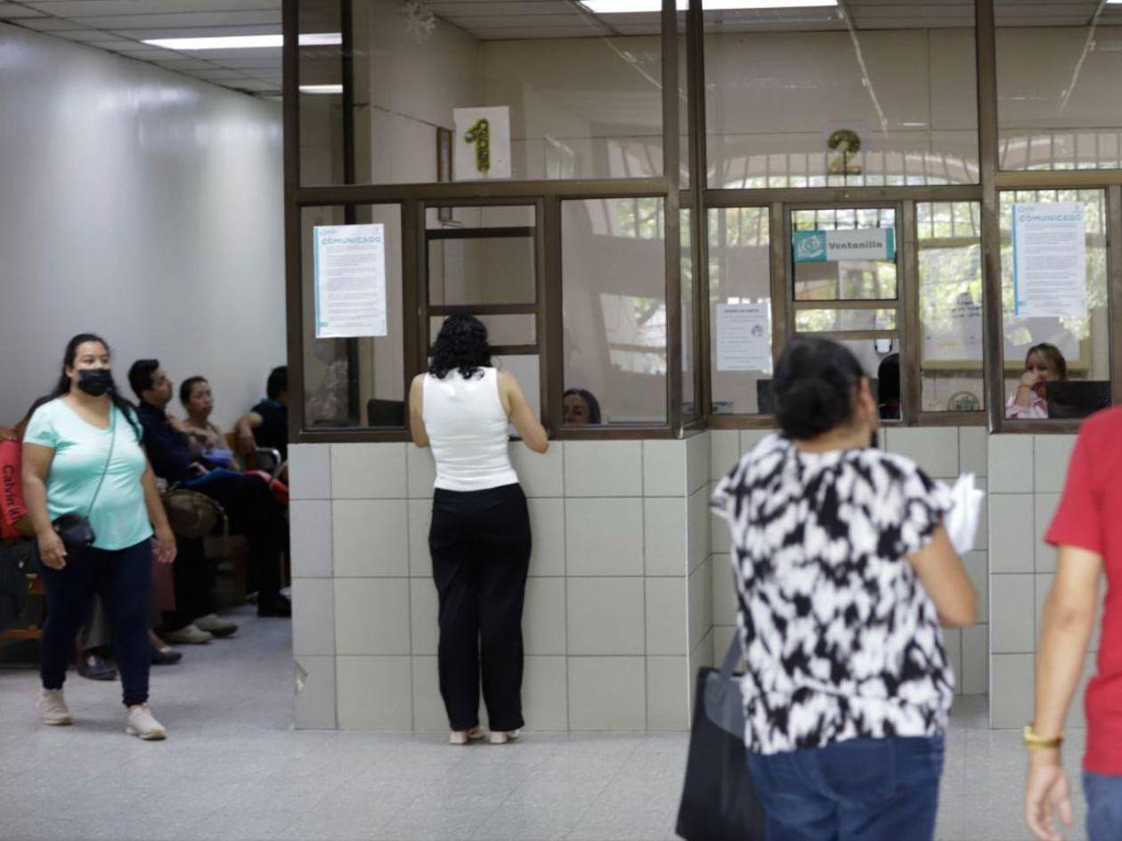 Por fallas en el sistema, afiliados del IHSS se quedan sin citas y sin recibir sus medicamentos
