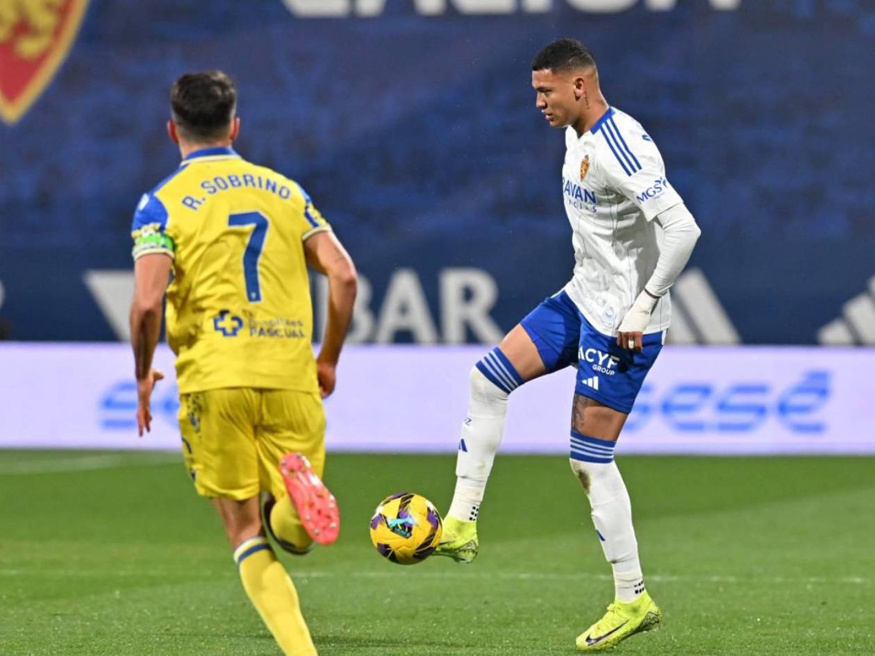 Kervin Arriaga jugó un partidazo, pero Real Zaragoza se complica tras empate ante Cádiz