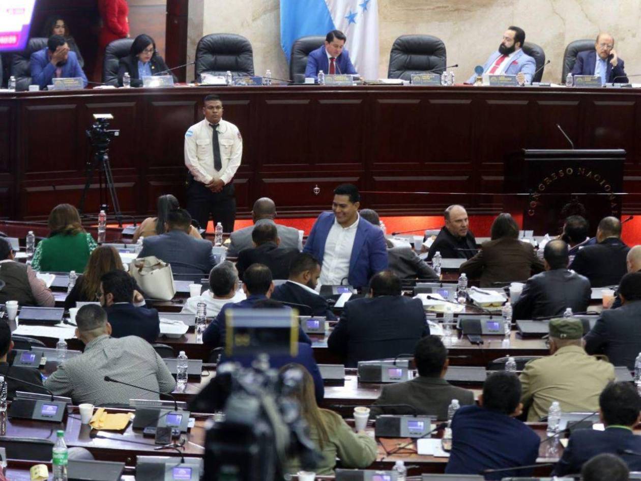 CN enfrenta críticas por inactividad y denuncias de entrega de 'bono pescado'