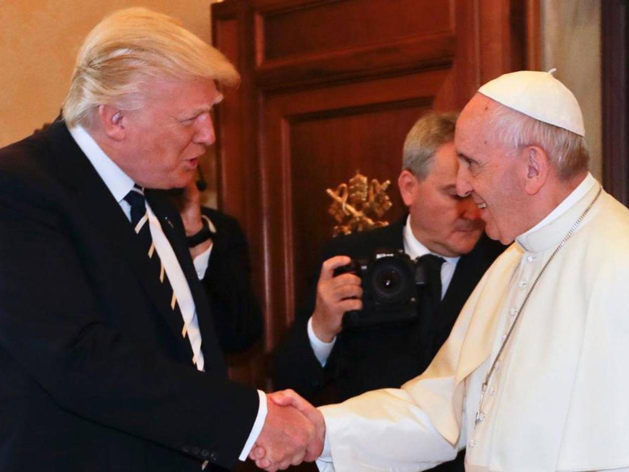 El Papa aconseja a Trump a construir un país “libre de odio y discriminación”