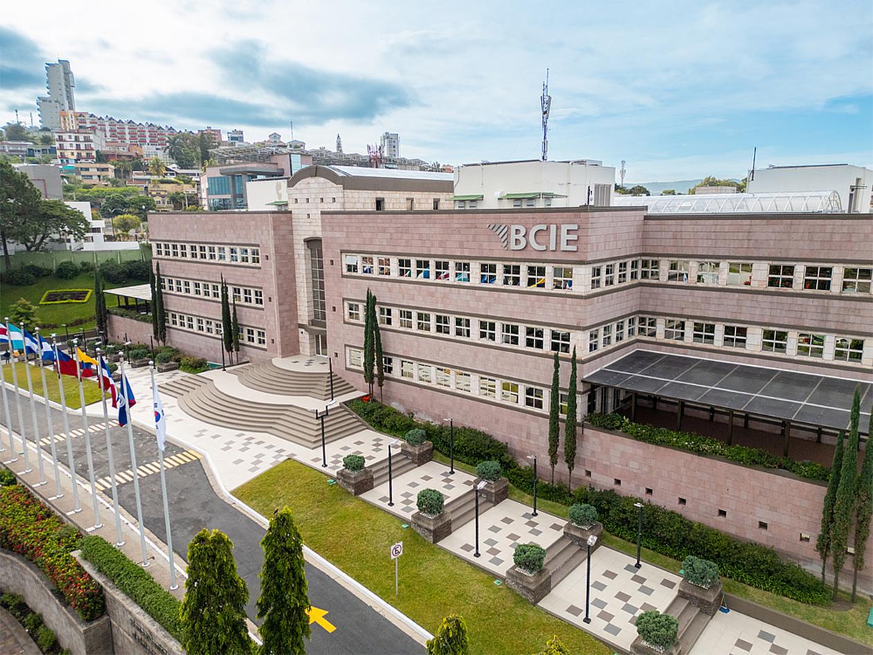 BCIE alcanza la calificación AA+, el mayor hito financiero en su historia