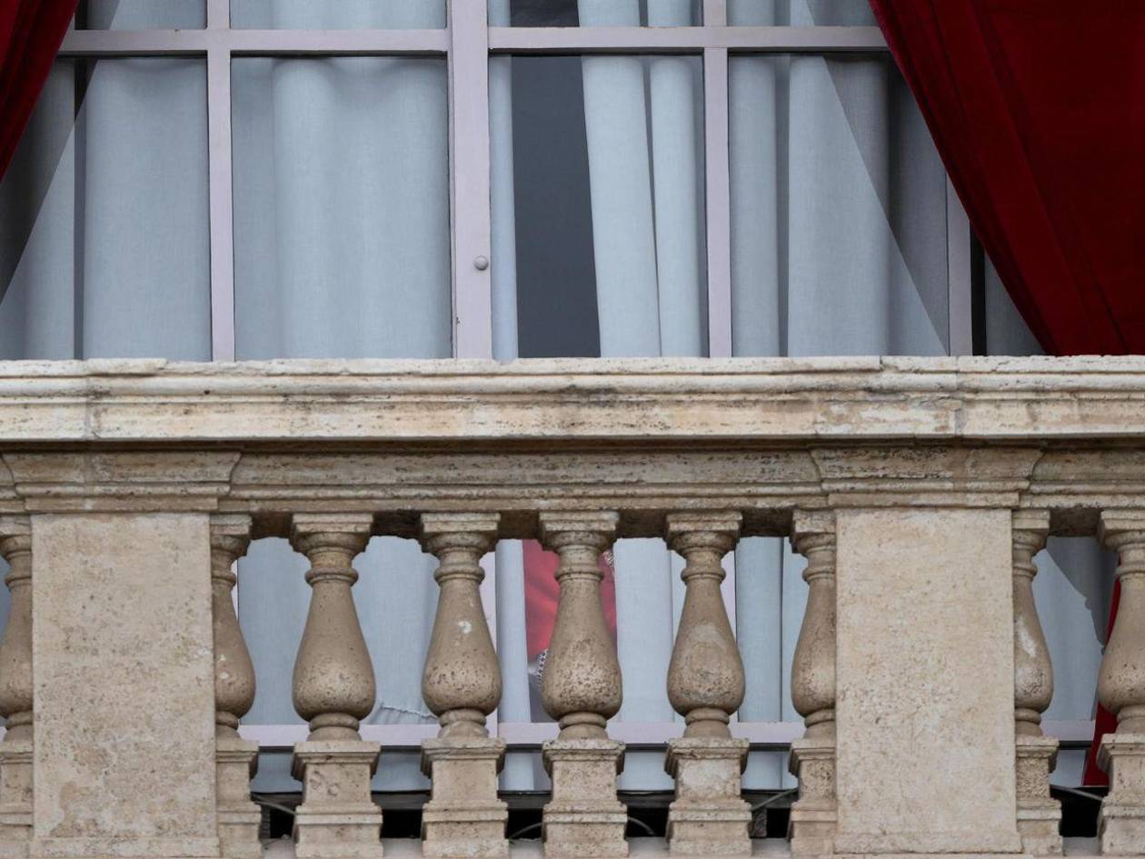 Los cardenales se retiran a almorzar y regresarán por la  tarde para otras dos votaciones