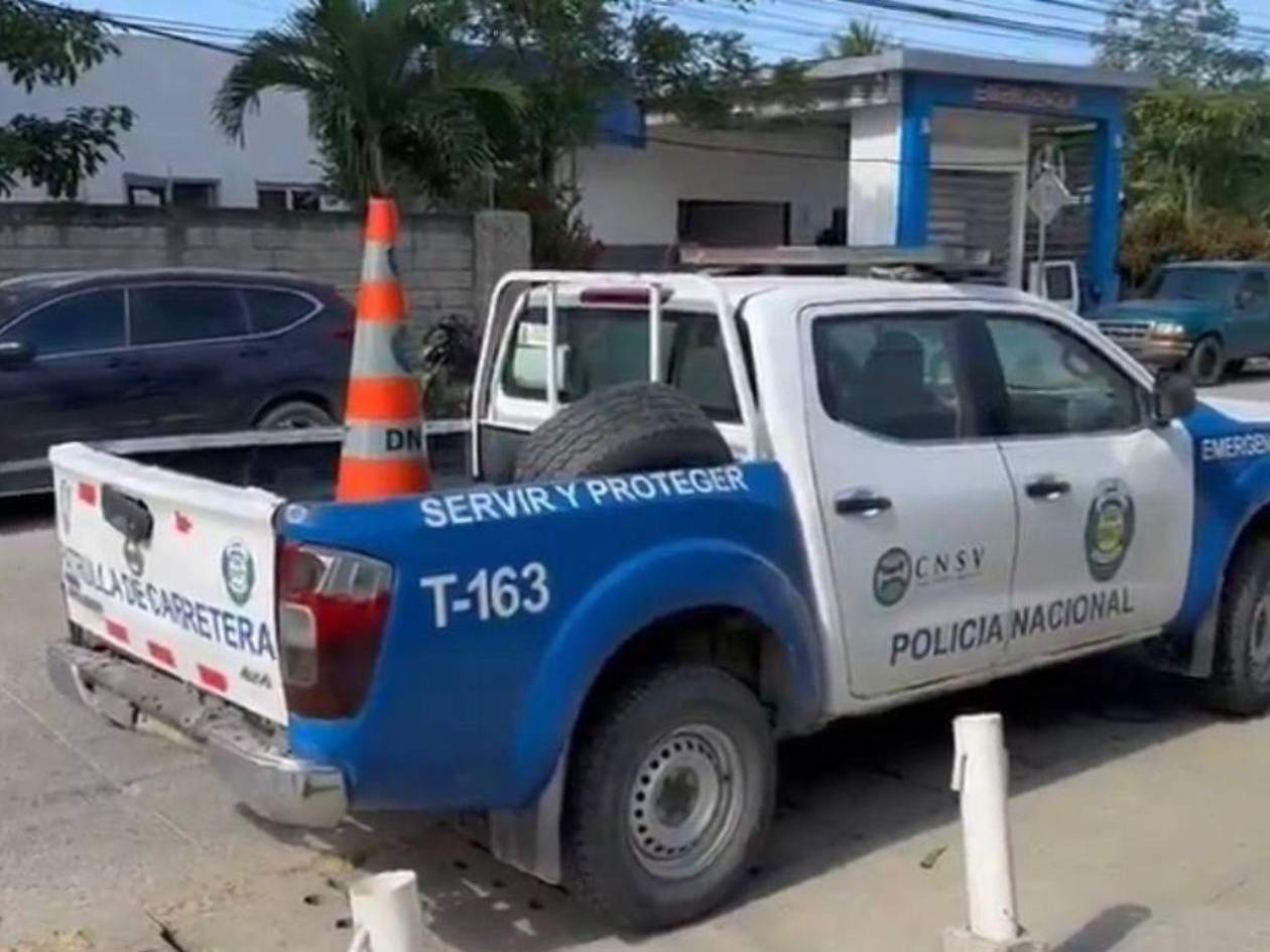 Motociclista muere tras impactar contra una rastra estacionada en Puerto Cortés