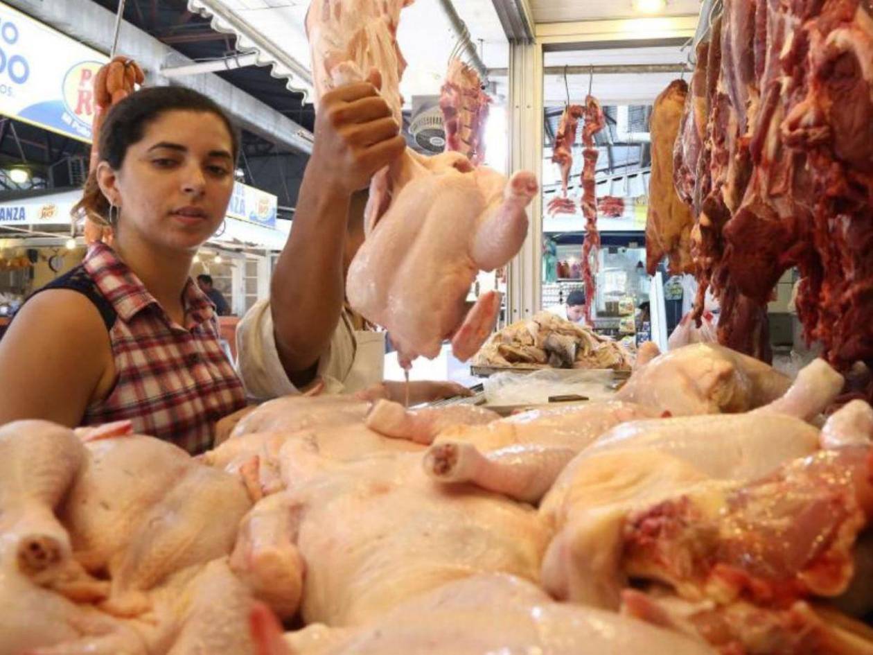 Detectan intensión de aumentar precio del pollo con notas falsas