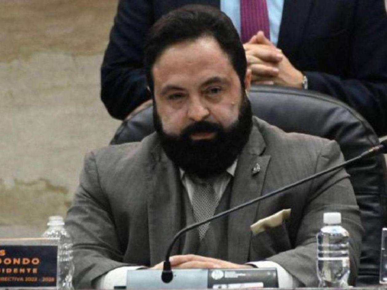 Redondo advierte a diputados por posible traición a la patria si impulsan sesión legislativa