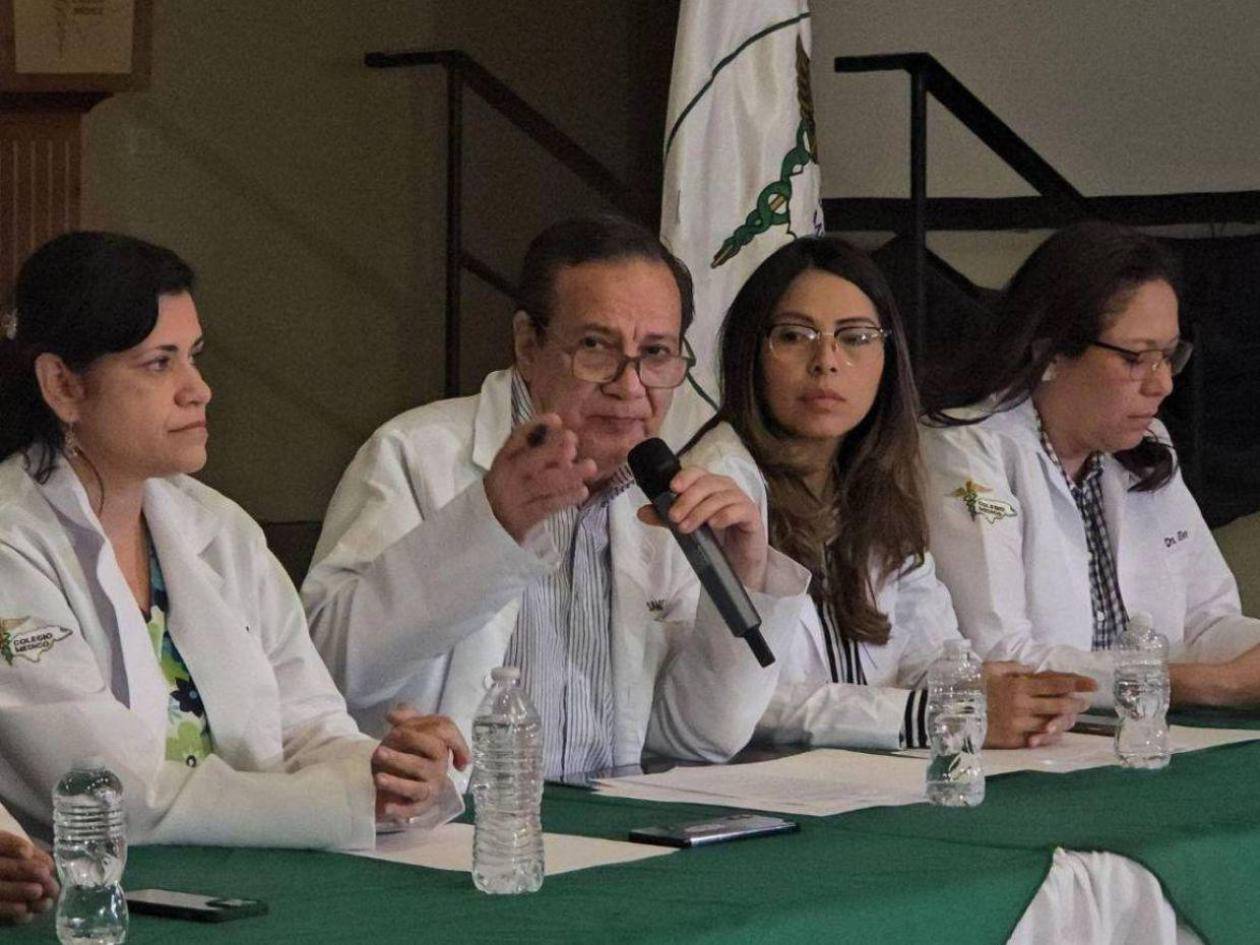 Colegio Médico exige disculpa pública a ministra de Salud por insultos a galenos
