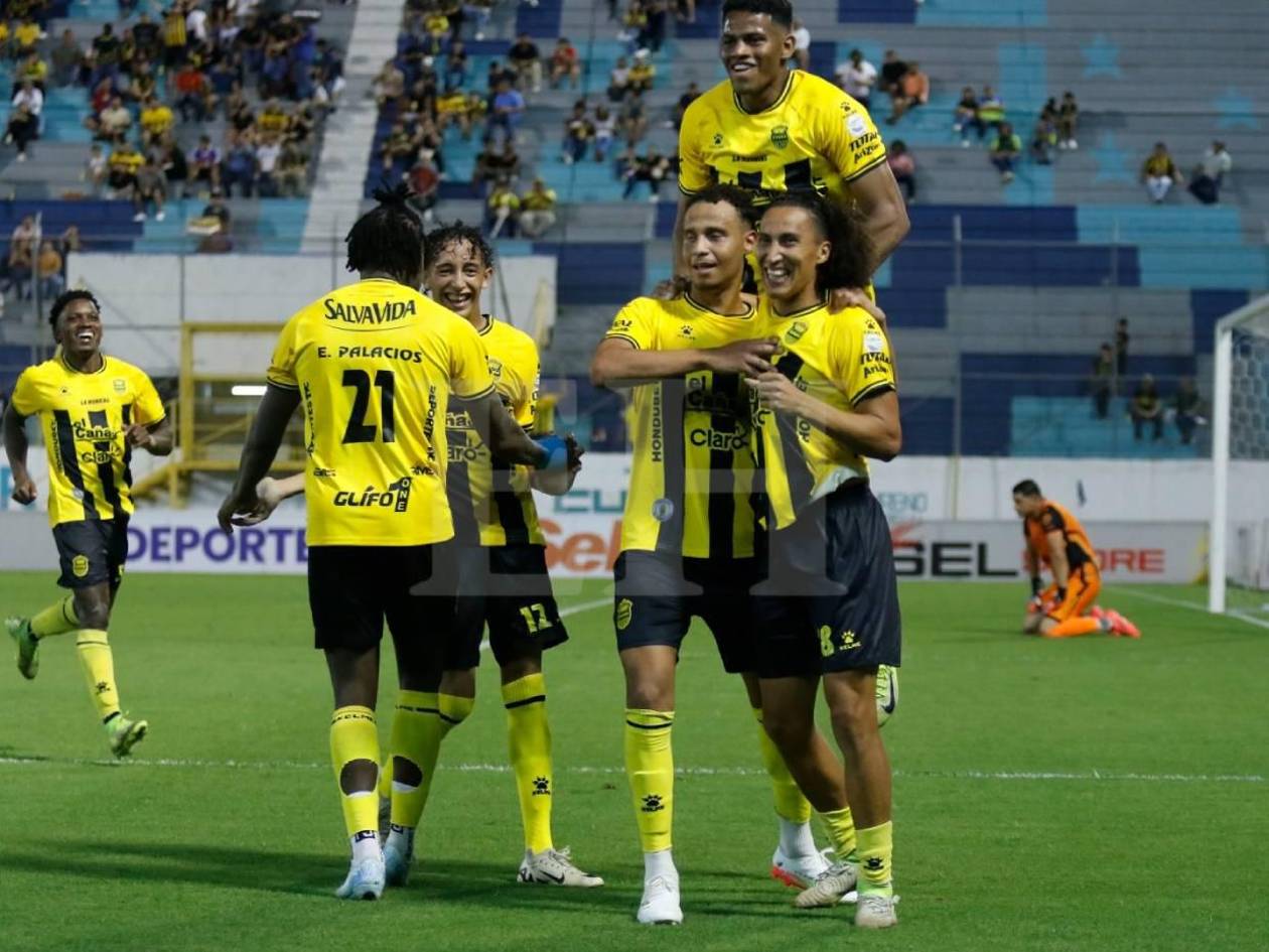 Real España inicia torneo Apertura goleando al Olancho FC en el Morazán
