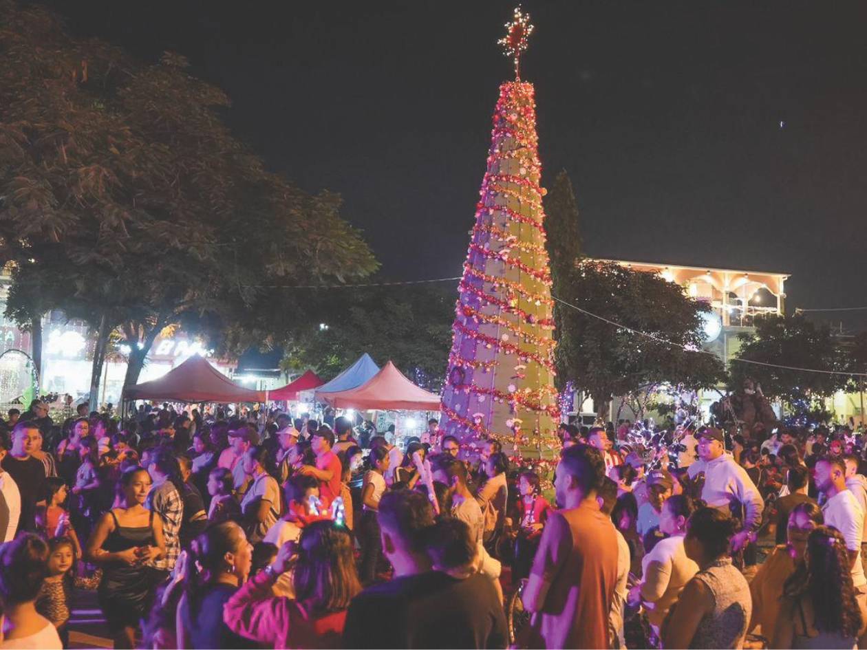 Derrama económica de L5,000 millones proyectan autoridades de SPS para Navidad