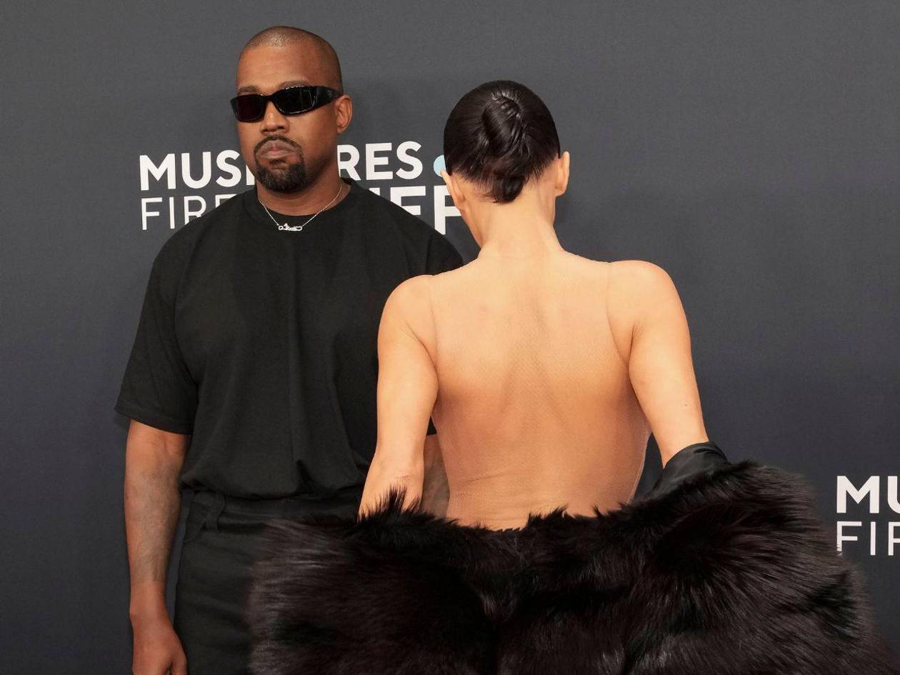 Familia de Bianca Censori reacciona a su desnudo en los Grammy 2025