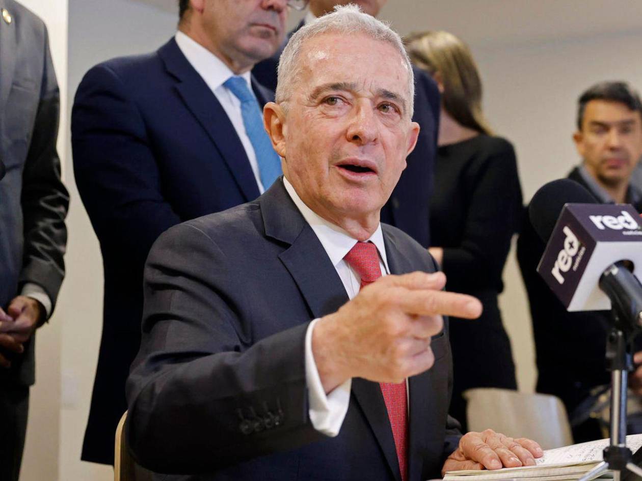 Tribunal de Bogotá ordena libertad inmediata al expresidente Álvaro Uribe