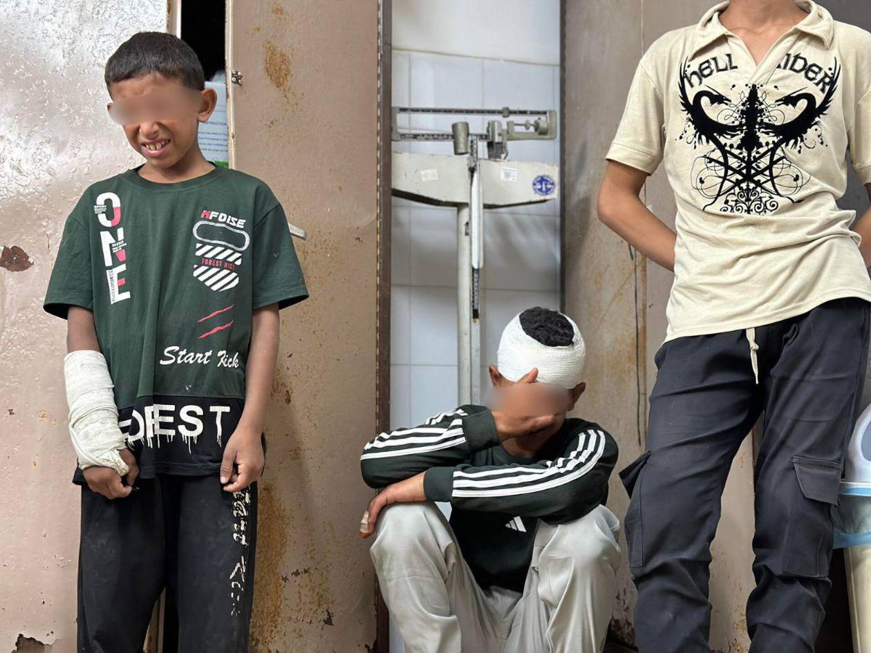 Suben a 31 los muertos tras bombardeo de Israel a escuela en Gaza, entre ellos varios niños