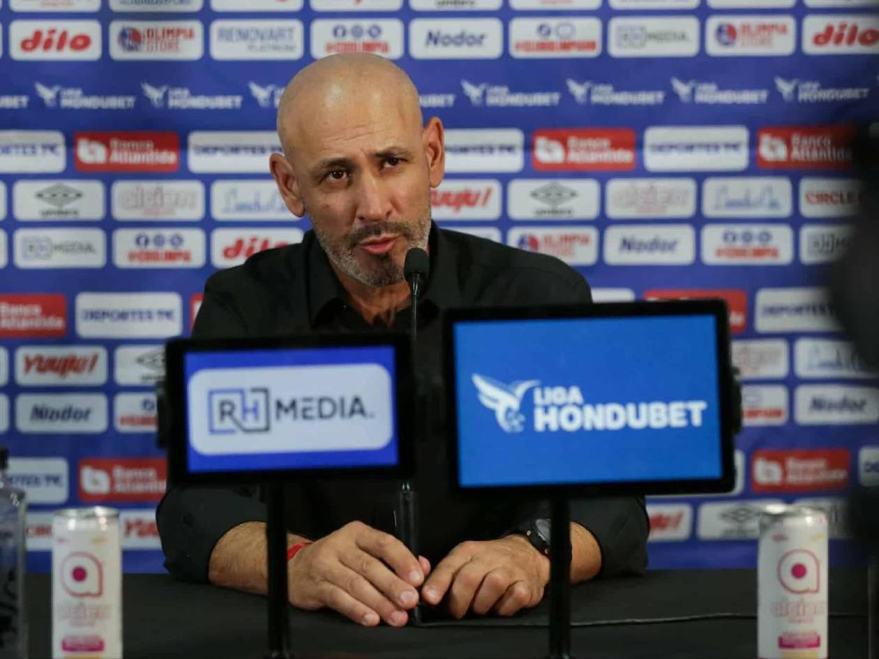 Espinel habla sobre posible salida de Jorge Álvarez de Olimpia y explica titularidad de Mejívar