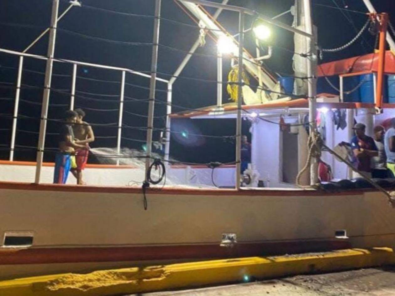Búsqueda del barco Lucky Lady: hallan salvavidas con signos de quemaduras