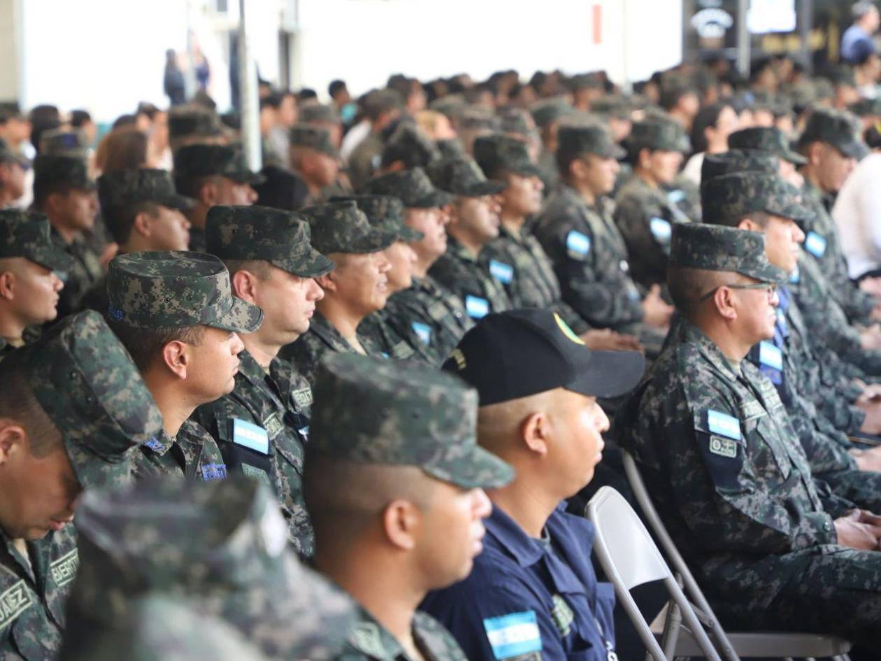 Secretaría de Defensa aprueba jugosos bonos a militares de alto rango