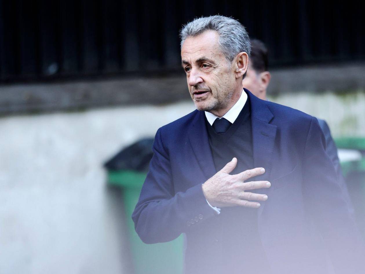 Sarkozy, protegido en prisión por dos agentes de seguridad instalados en una celda vecina