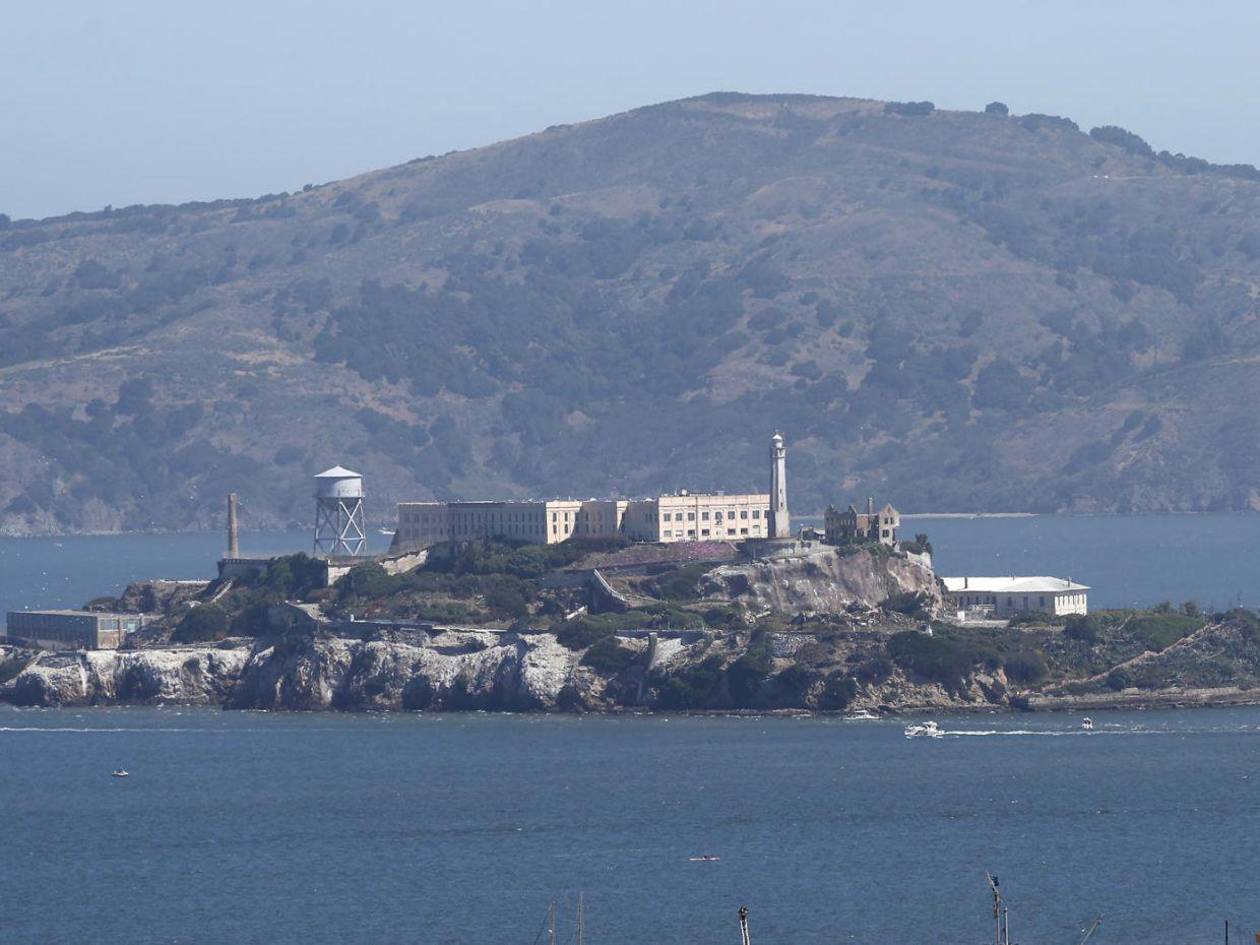 Trump ordena reabrir Alcatraz para recluir a criminales violentos e inmigrantes