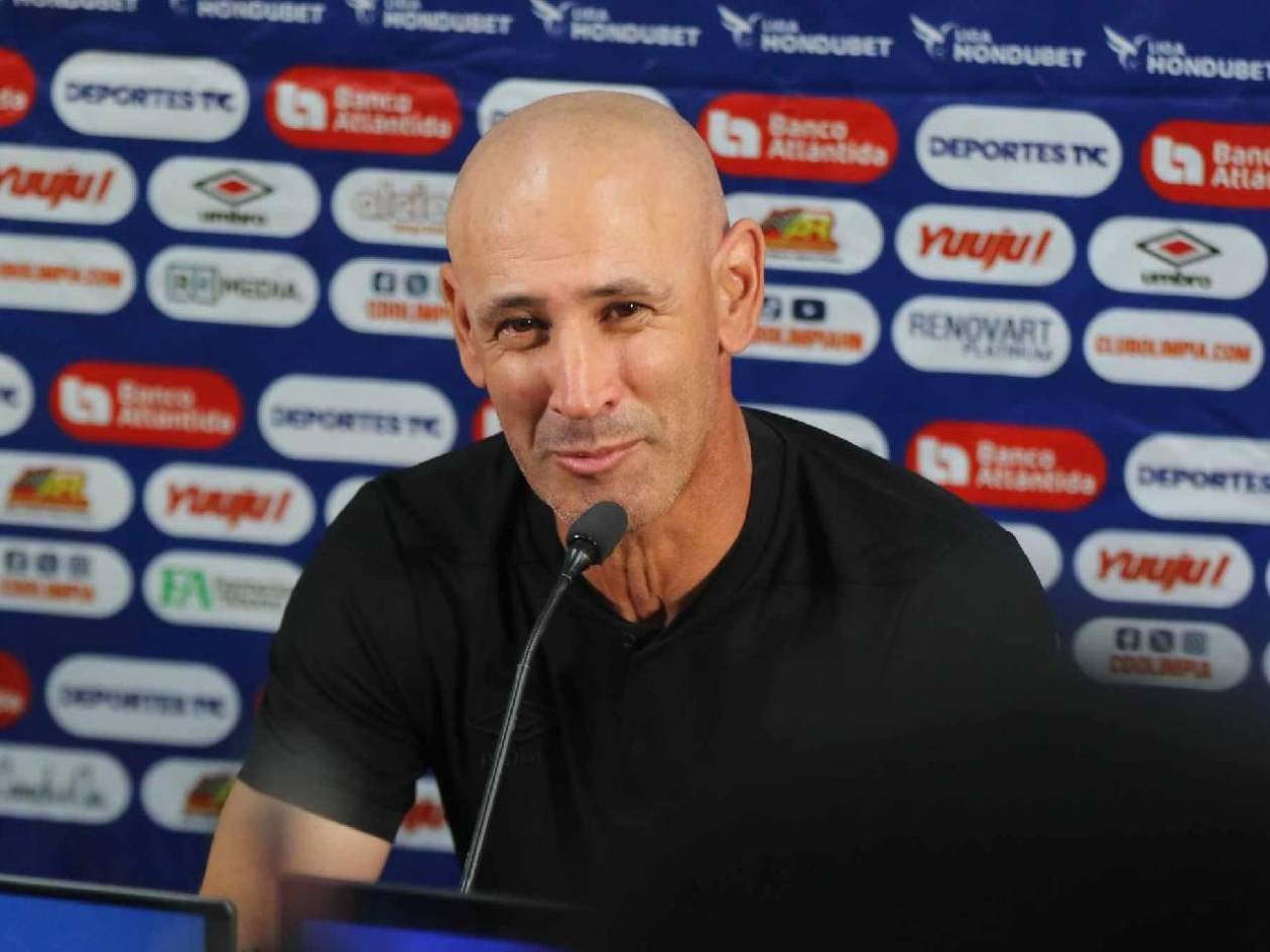 Espinel sale al paso tras crisis del Olimpia y lanza reclamo por arbitraje en clásico ante Motagua
