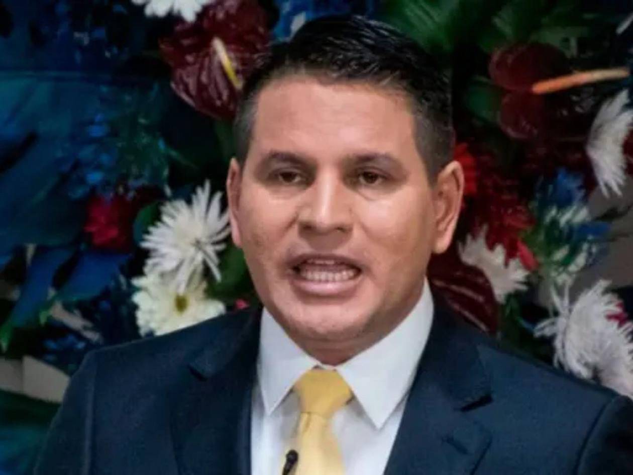 Una mujer denuncia a candidato presidencial conservador por abusos sexuales en Costa Rica