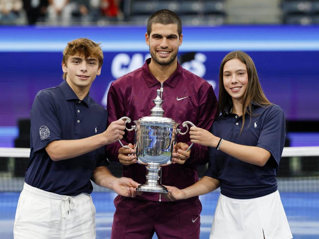 Carlos Alcaraz le pasa por encima a Jannik Sinner y consigue su sexto 'Grand Slam'