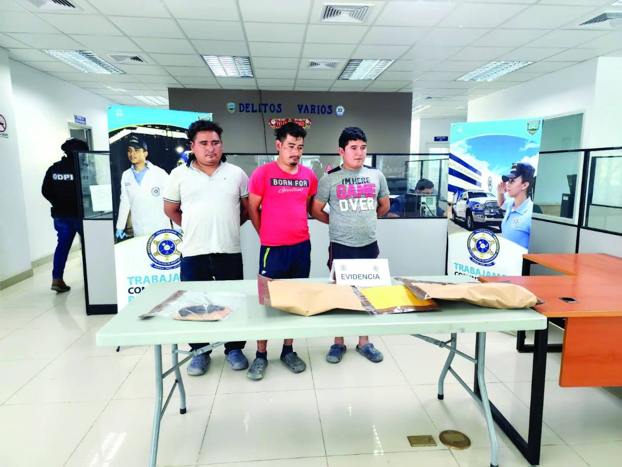 Capturan a tres hermanos acusados de matar y carbonizar a mujeres en Lempira