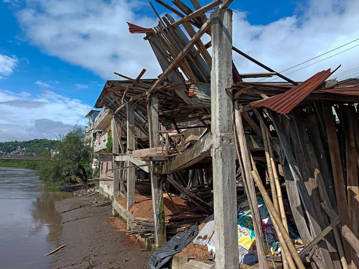 Más de 800 afectados por el sismo de magnitud 6.1 en Ecuador