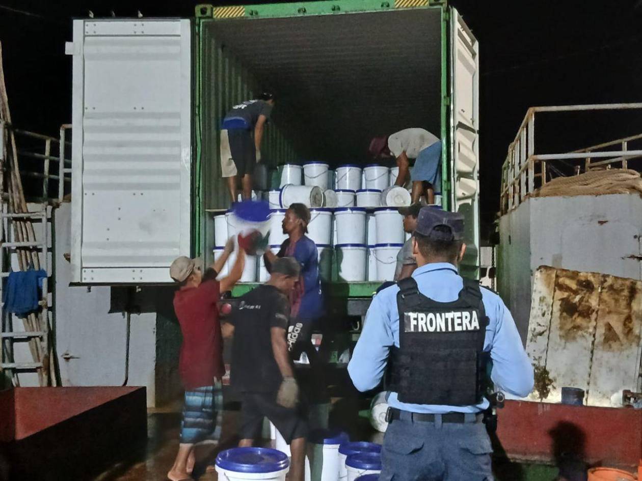 Retienen en La Ceiba más de 73,000 libras de medusa