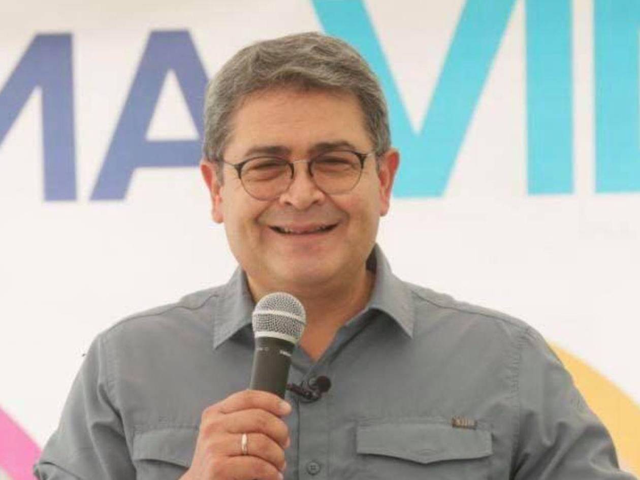 Sale a la luz primera foto de Juan Orlando Hernández tras salir de prisión por indulto de Trump