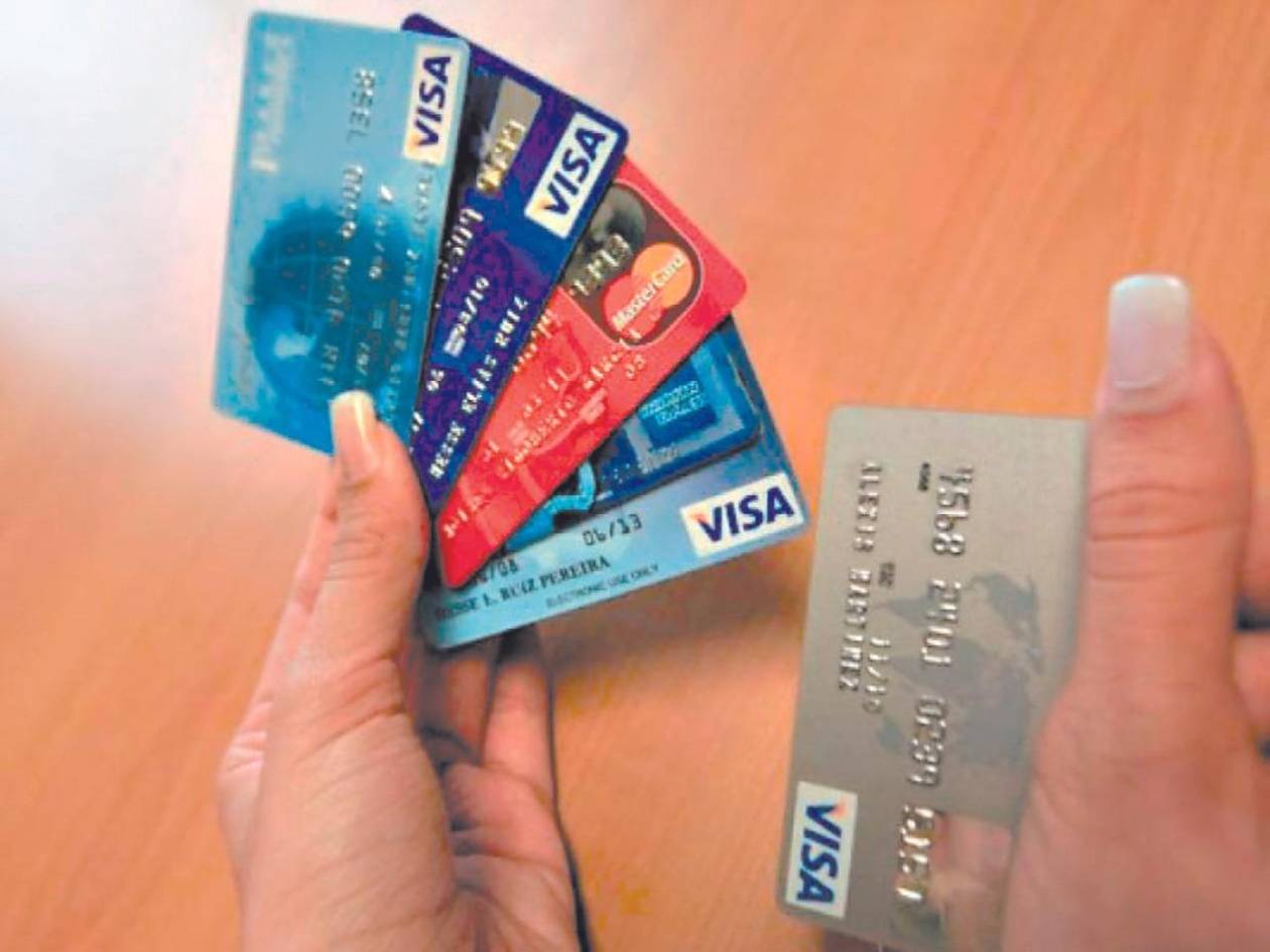 ¿De cuánto fue el alza que registraron las tarjetas de crédito a agosto?