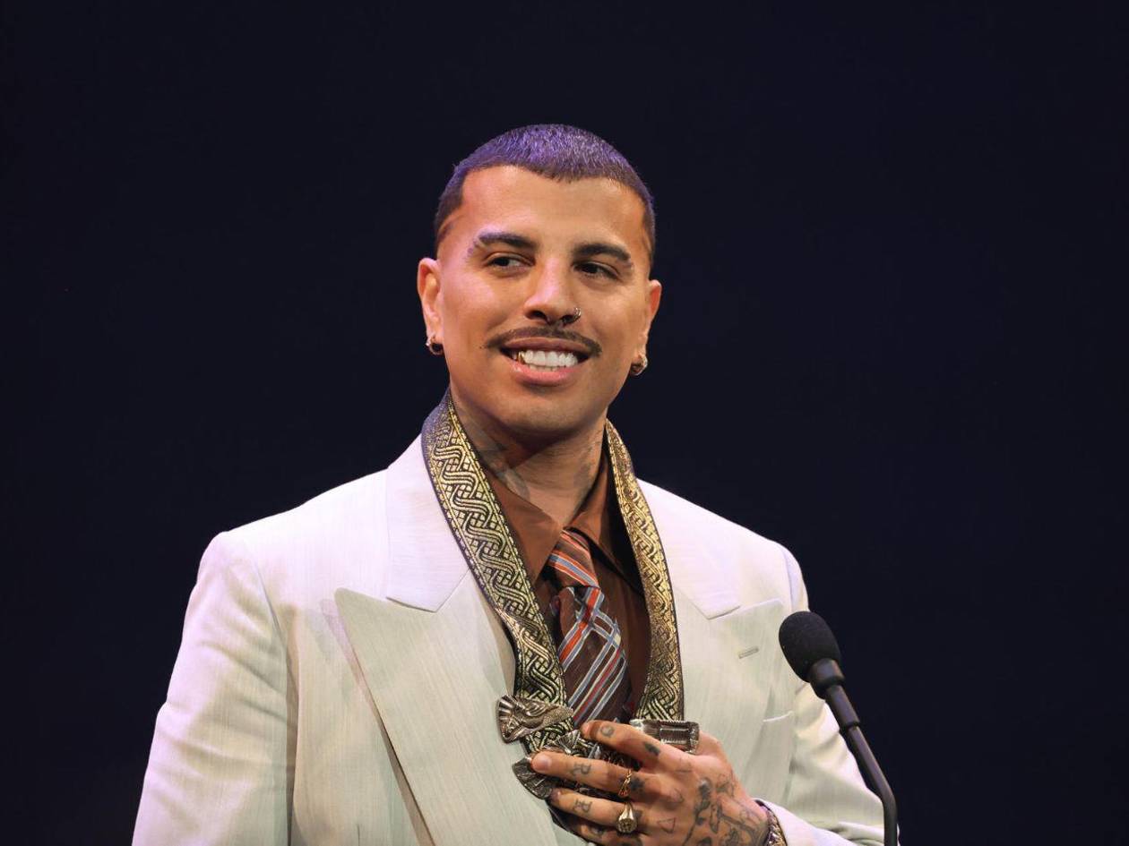 Rauw Alejandro lanza el video de Besito en la frente, grabado con el iPhone 17 Pro