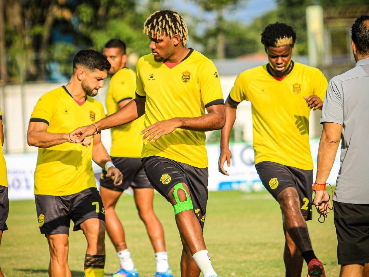 Llegó como figura a Real España y termina rescindiendo contrato: Baja previo a juego ante Olimpia