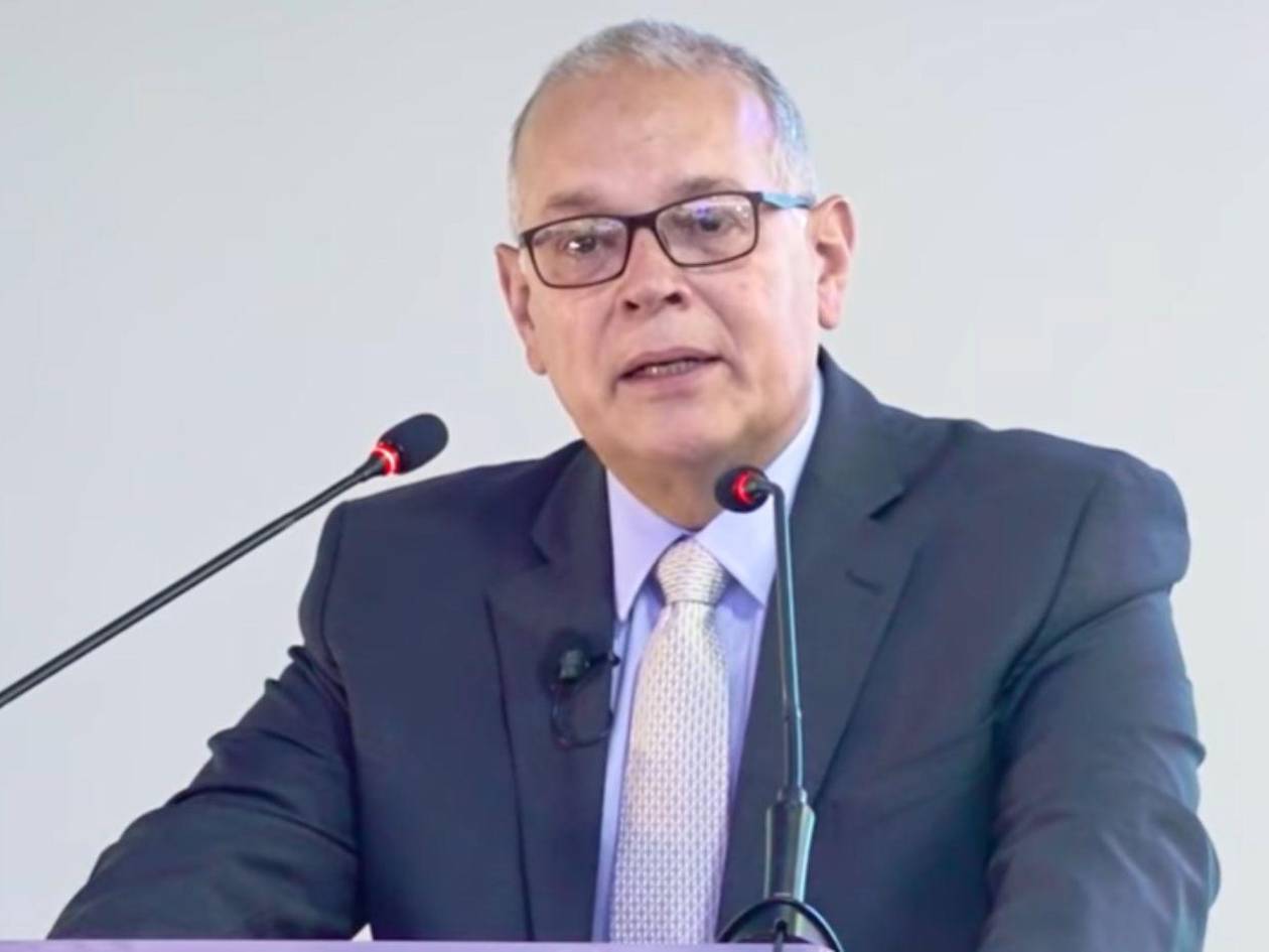 Escritor venezolano a militares hondureños: O defienden la voluntad del pueblo o apoyan el fraude que Libre tiene montado