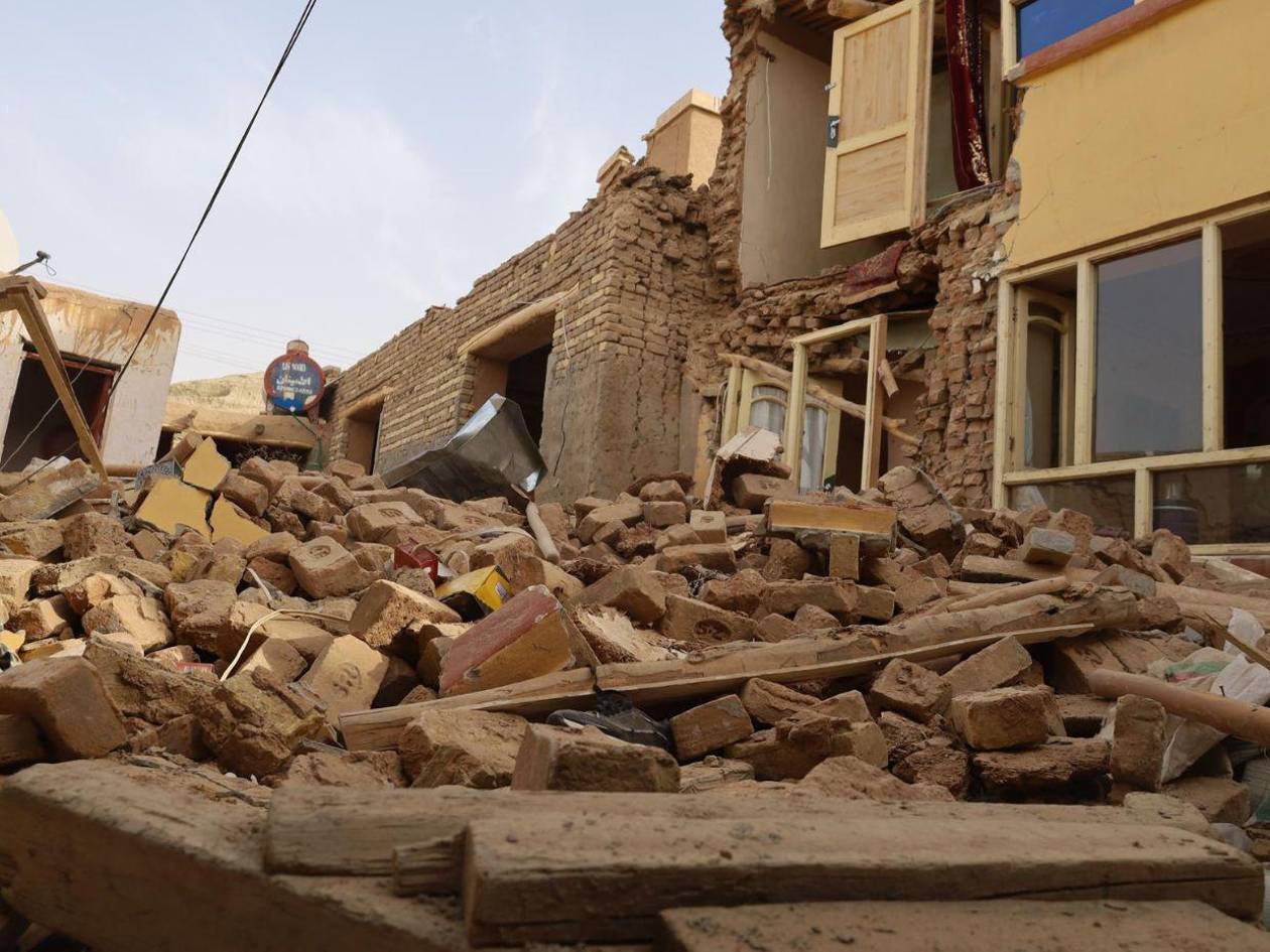 Los talibanes elevan a 27 los muertos y a 956 los heridos tras el terremoto en Afganistán