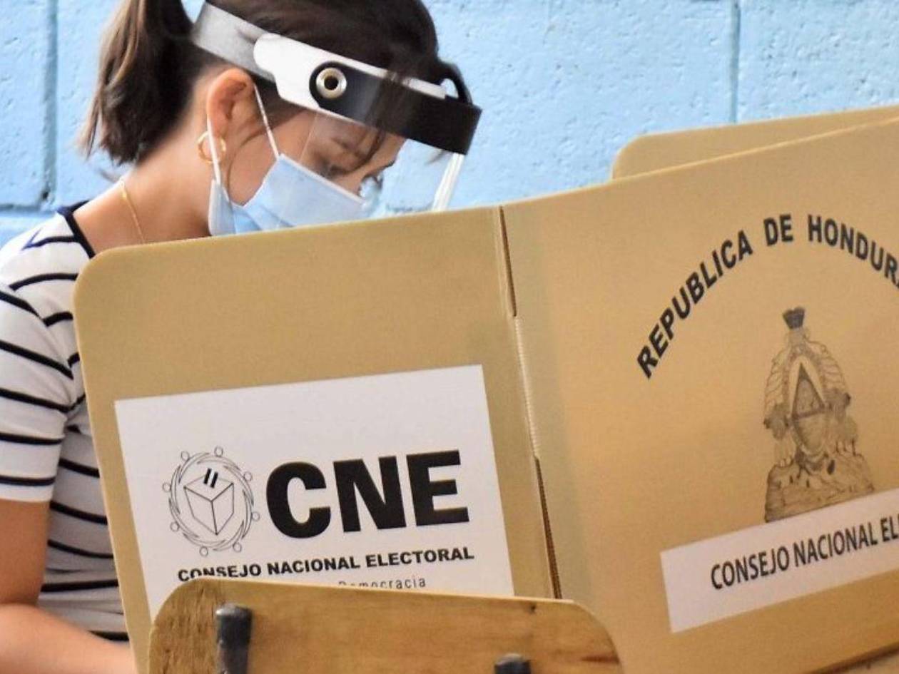 ¿A qué hora se conocerán los resultados preliminares de las elecciones primarias, según CNE?