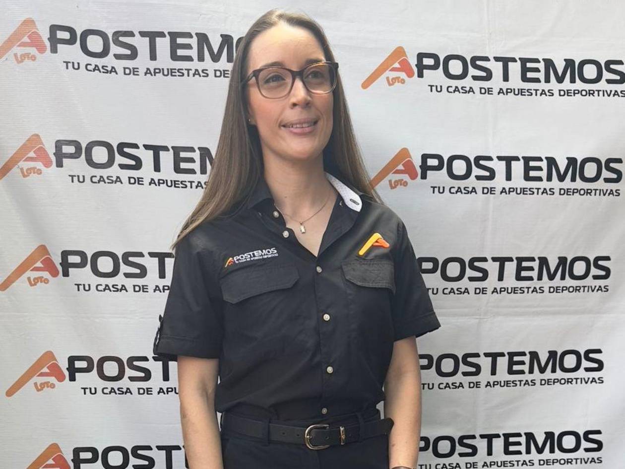 Inauguración de zona exclusiva limitada “El Vive Futbolero” en Multiplaza, con Apostemos