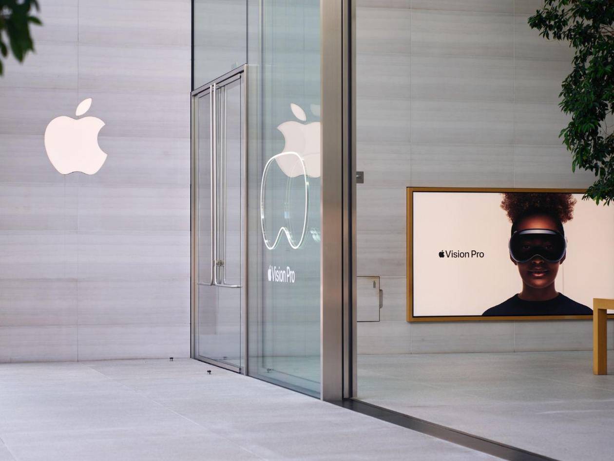 Asesor comercial de Trump critica a Apple por no trasladar su producción fuera de China