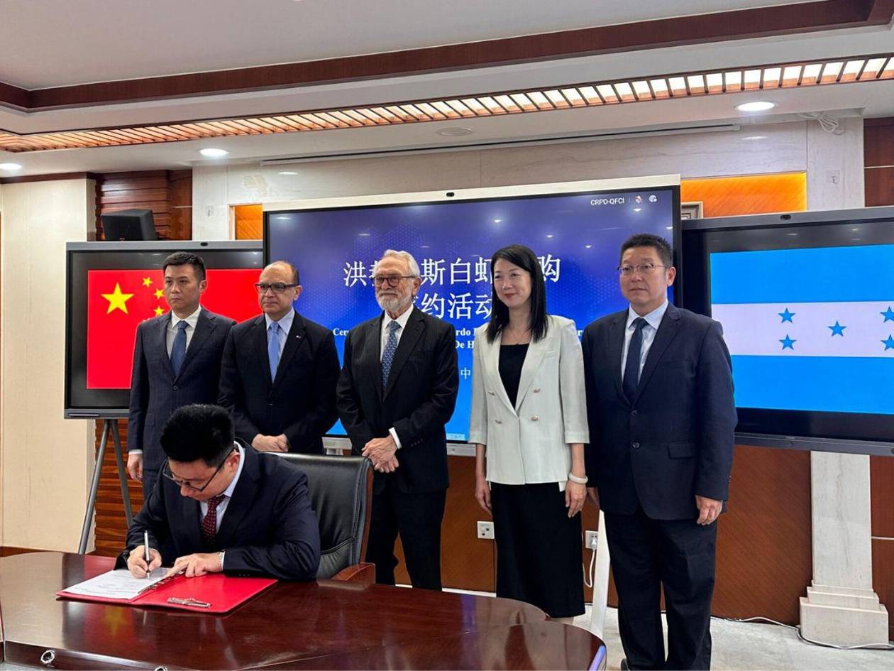 Honduras firma contratos para exportar 3,000 toneladas de camarón a China