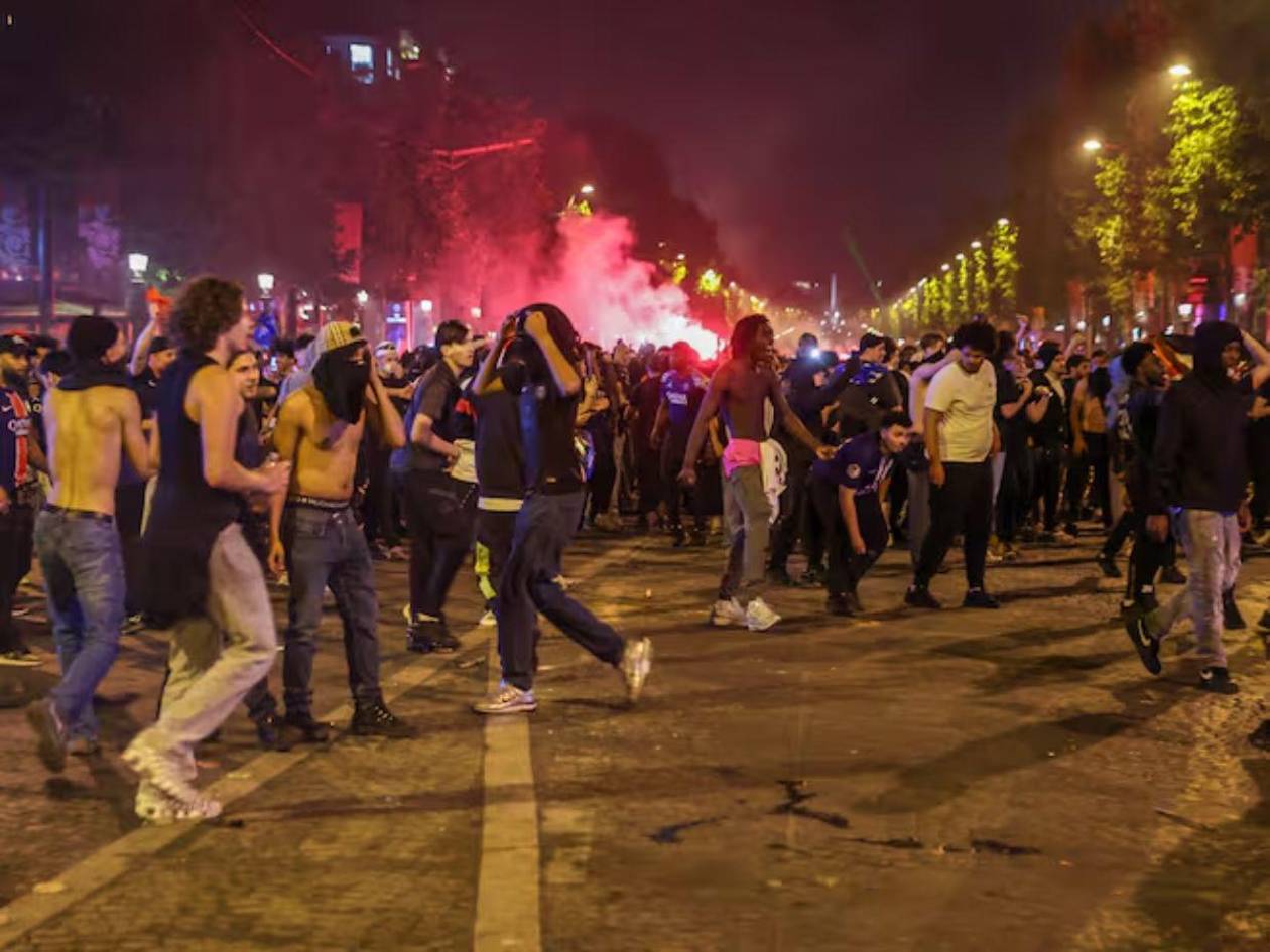 Dos muertos y 200 heridos empañan las celebraciones tras la victoria del PSG
