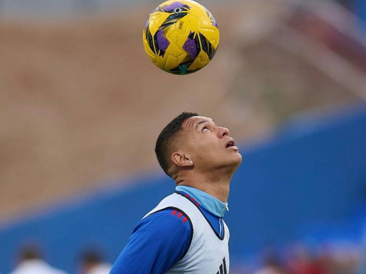 Kervin Arriaga detalla cómo es su nuevo DT, las finales que se les viene y habla de su futuro