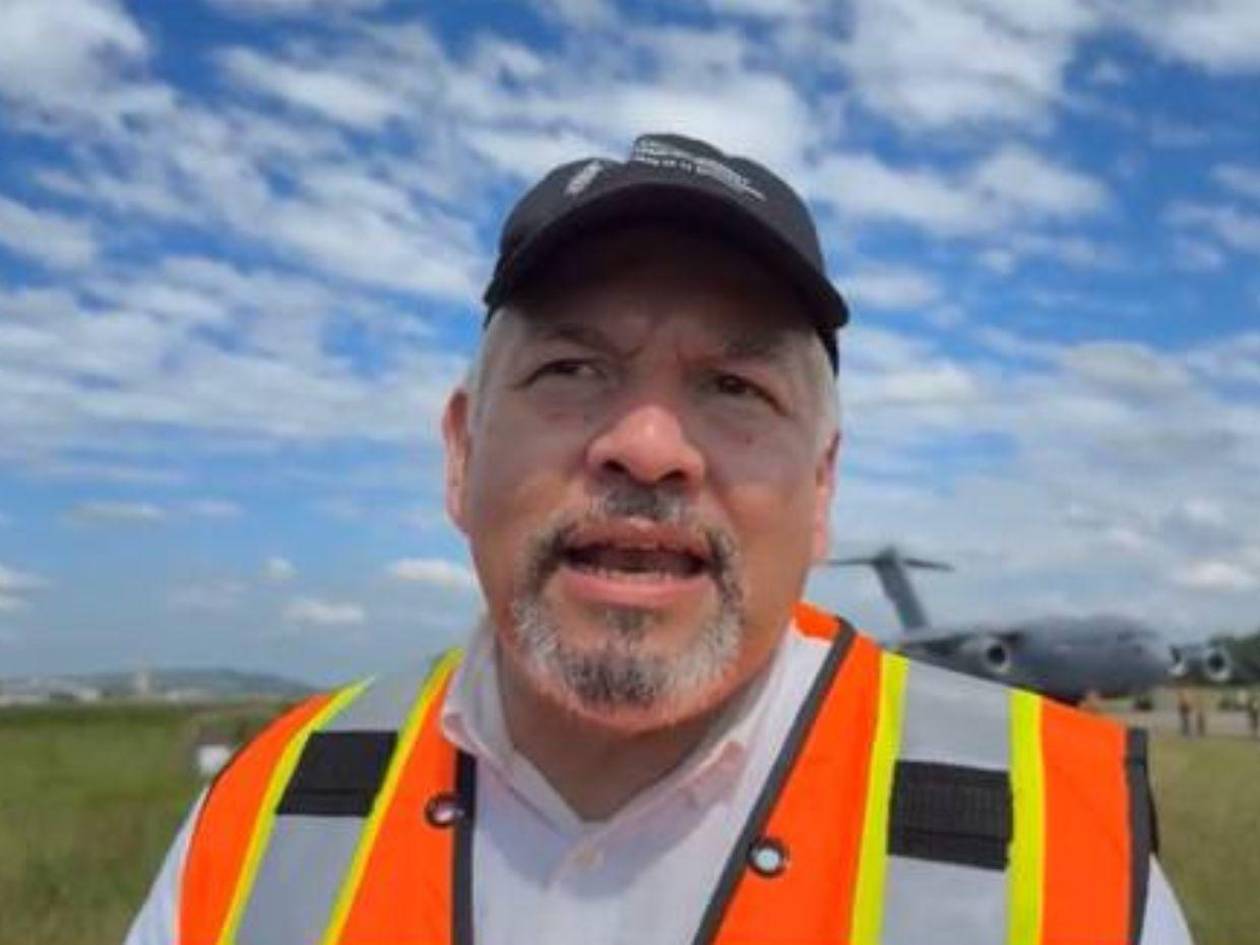 “No pueden venir encadenados, no deben venir esposados”: Enrique Reina sobre deportados