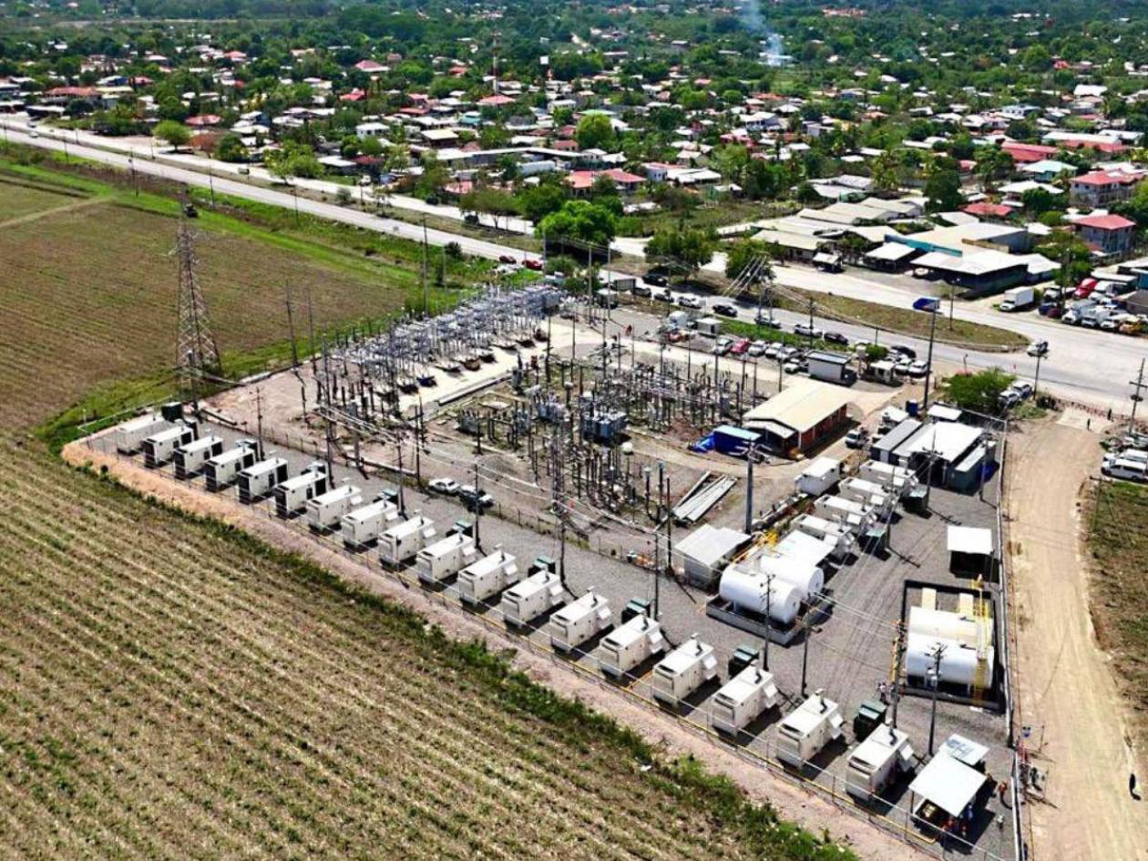 Castro inaugura subestación eléctrica y escuela de música en SPS y La Lima