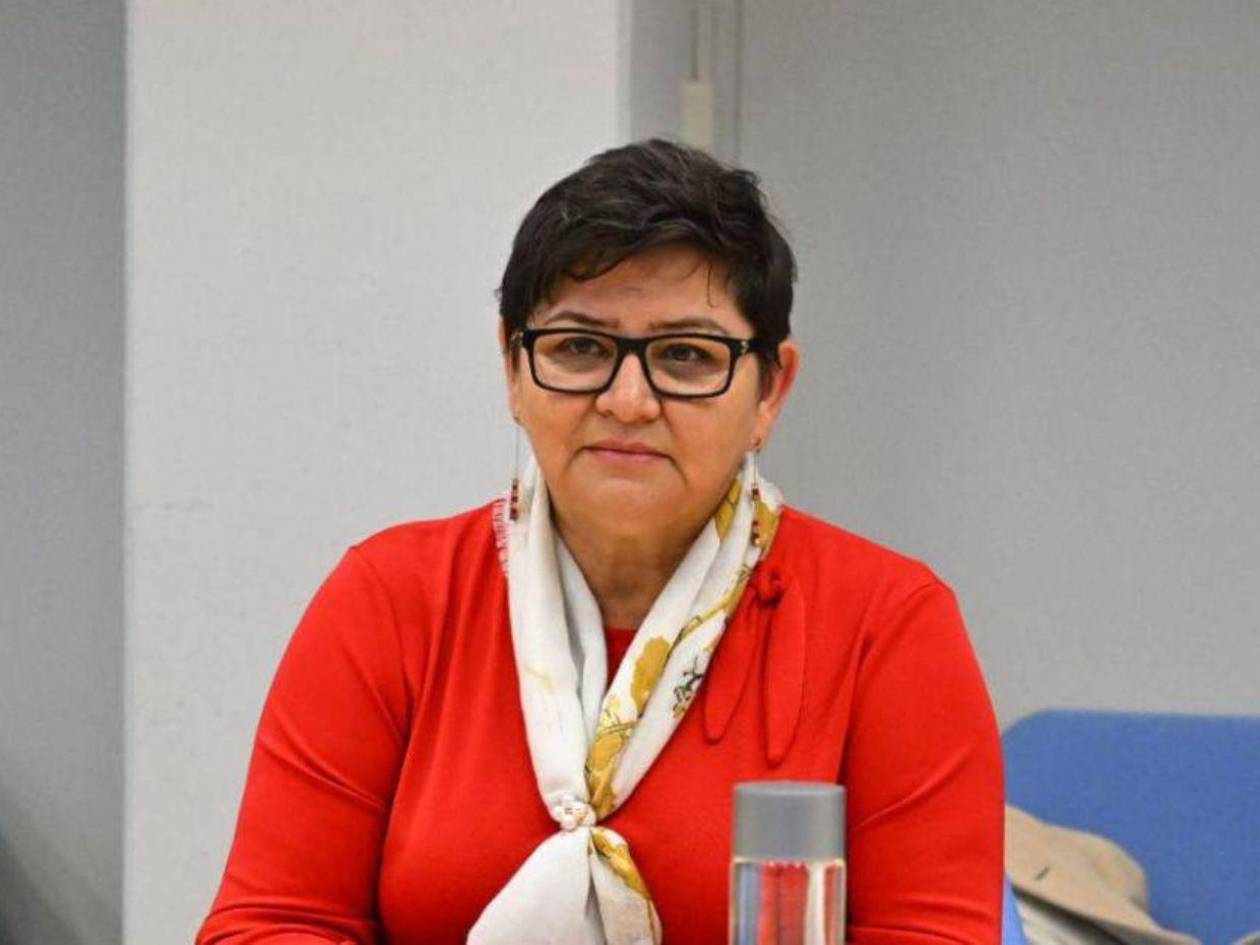 Ministra de Salud se lava las manos y niega relación laboral con médicos descentralizados