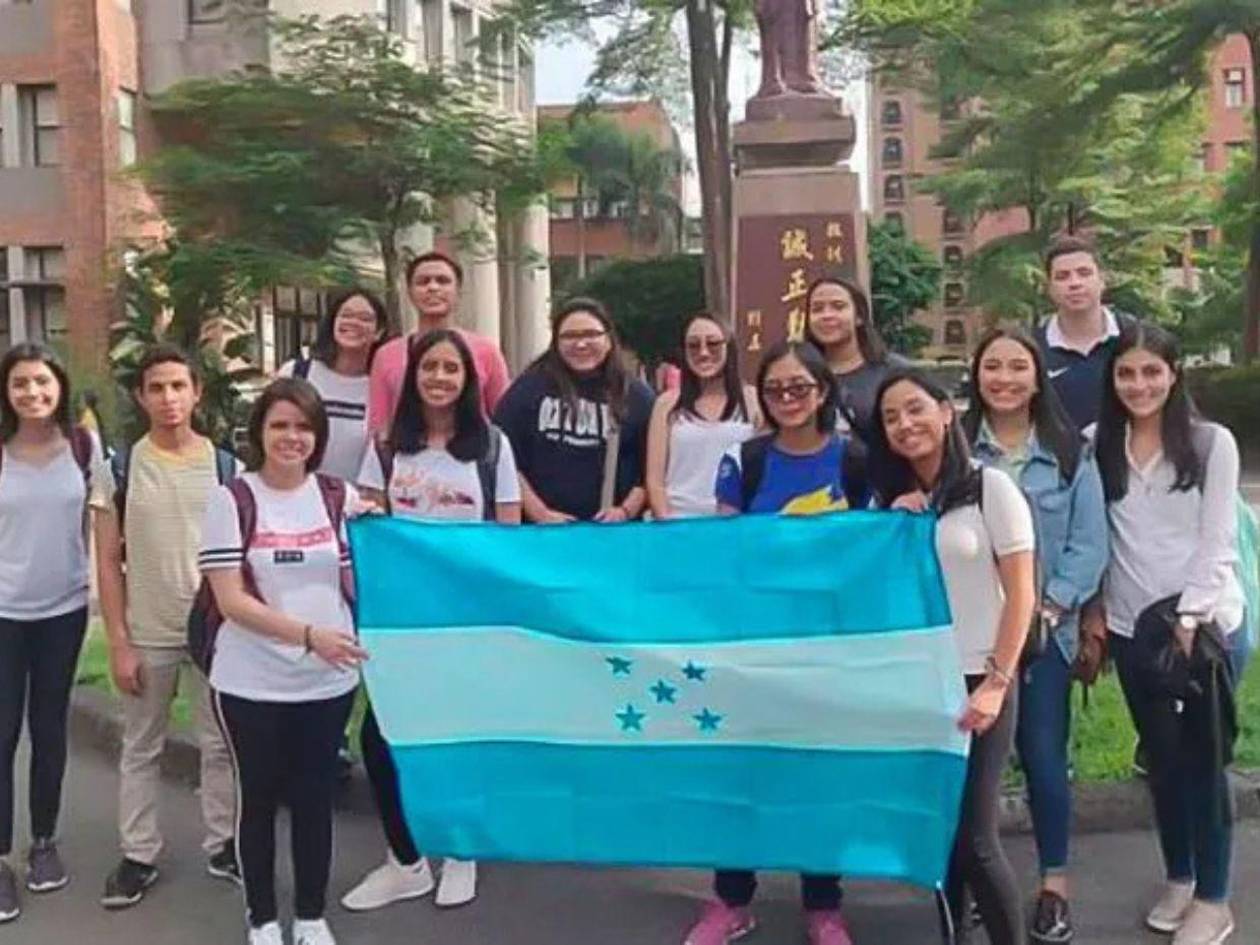 Sedesol señala que comenzará a pagar beca a estudiantes en Taiwán
