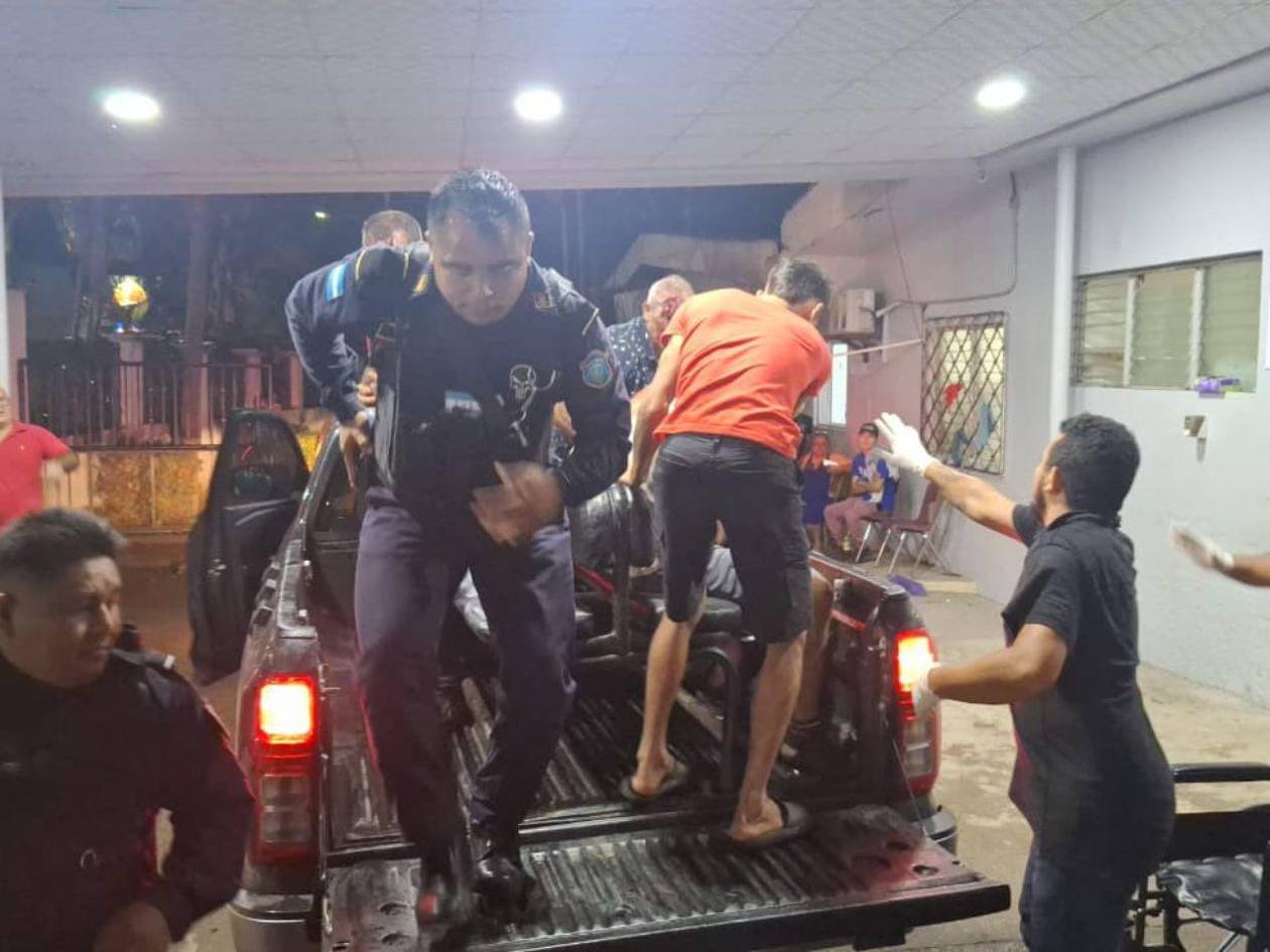 Al menos 8 muertos y 45 heridos dejó accidente en Santa Bárbara; tras concentración política