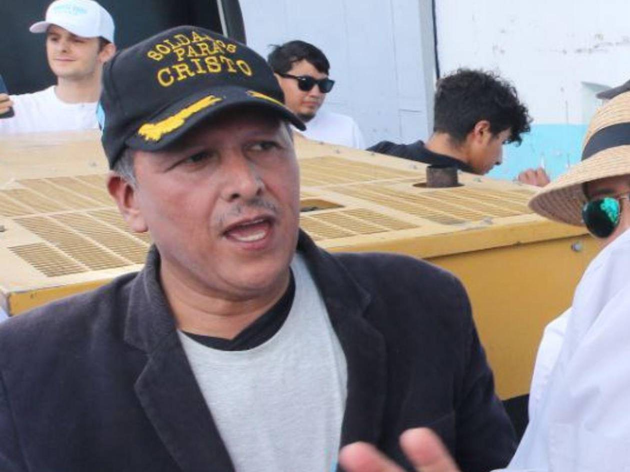 Pastor Gerardo Irías fue a caminata con chaleco antibalas por recomendación