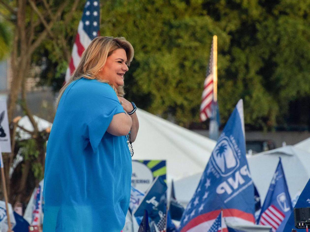 La candidata Jenniffer González es tachada de “corrupta” tras votar en comicios de Puerto Rico