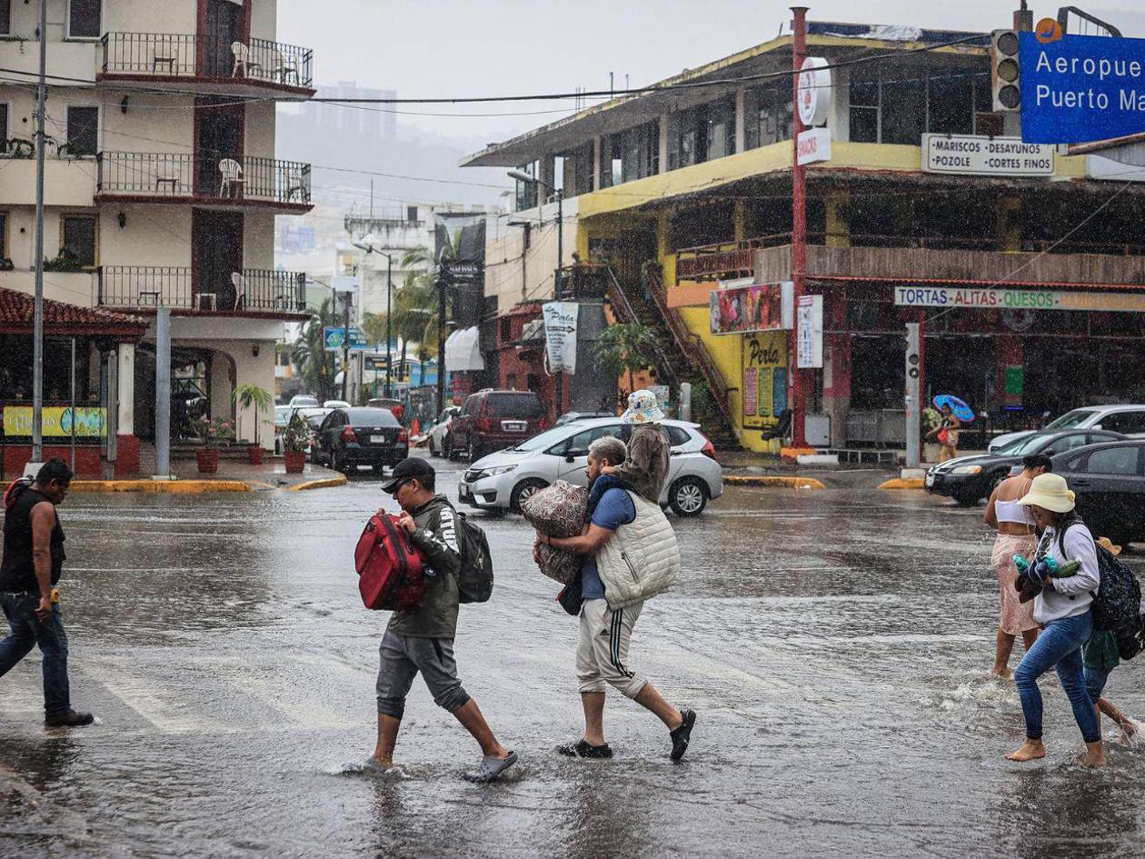 Paso de Priscilla deja lluvias intensas en Michoacán, Jalisco, Colima y Guerrero en México