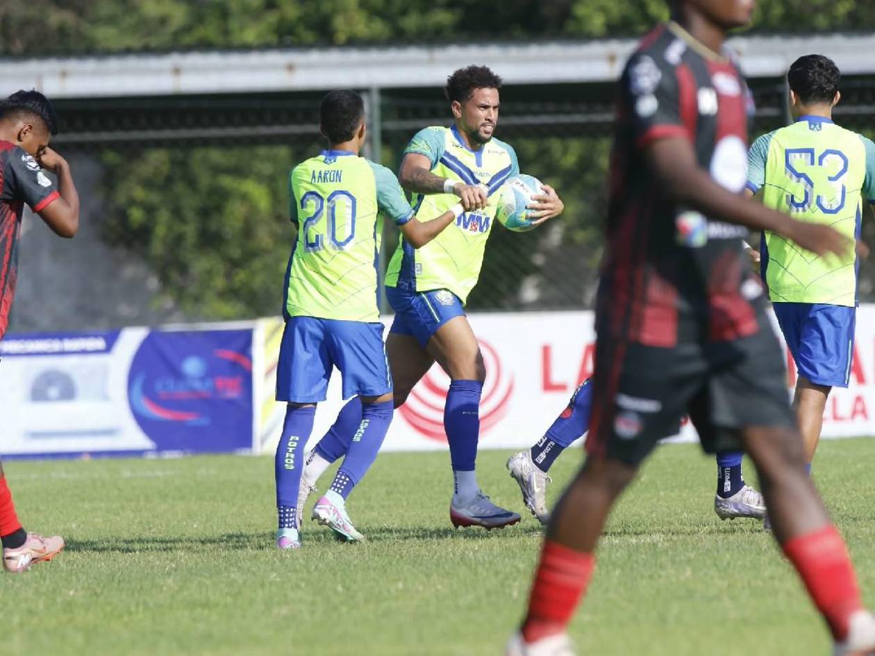 Hat-trick de Rodrigo De Olivera metió al Olancho FC con triangulares del Apertura 2025