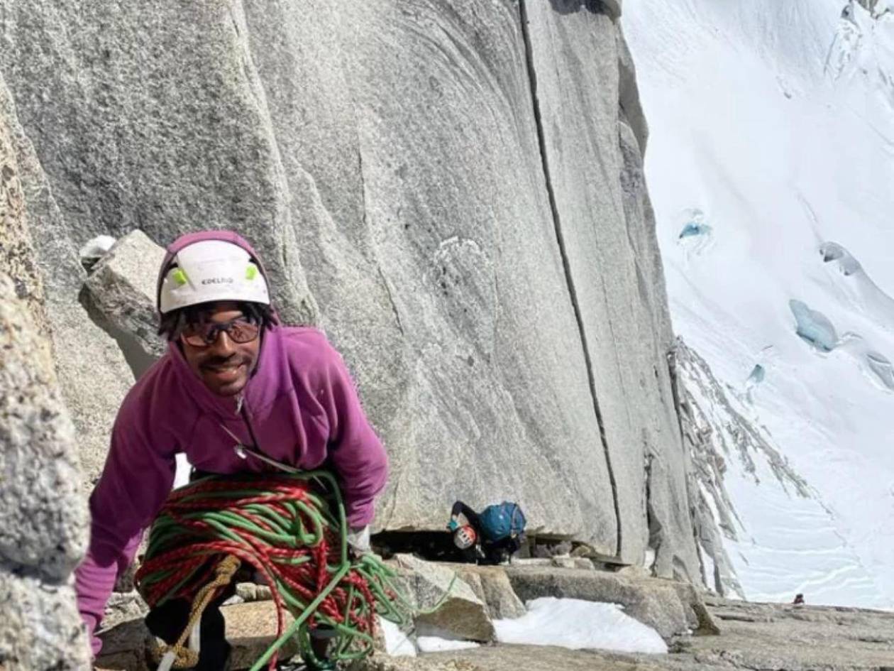 Muere hijo de fundador de Diablos Negros mientras escalaba una montaña en Argentina